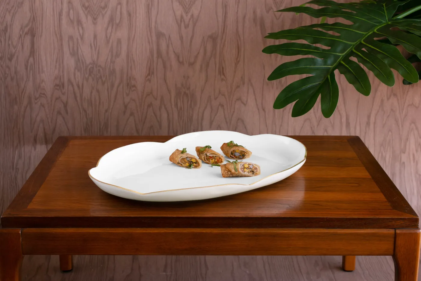 Clearance ENCANTO Amelia Oval Tray Cream and White Holiday|Platters