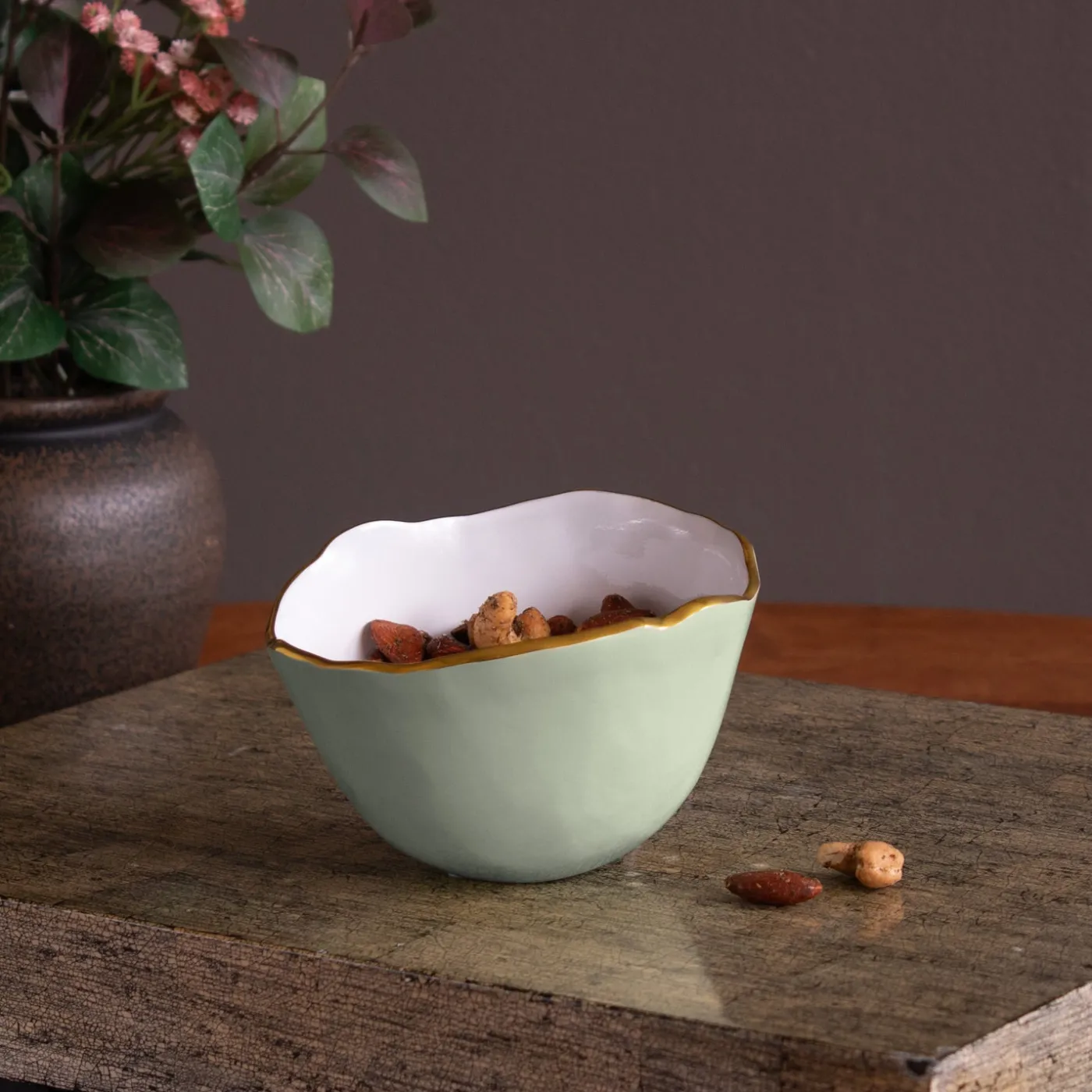 Sale ENCANTO Osaka Small Bowl (Pistachio and White) Bowls|Enameled Color Metal