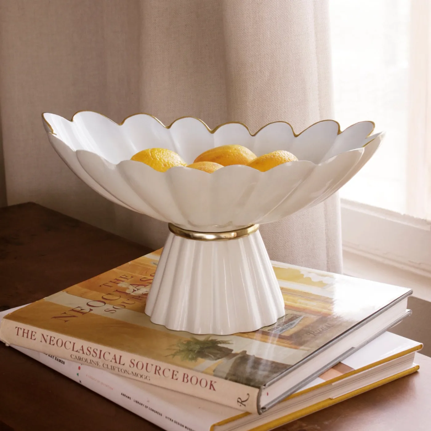 Discount ENCANTO Vintage Hermes Pedestal Cream and White Holiday|Pedestals