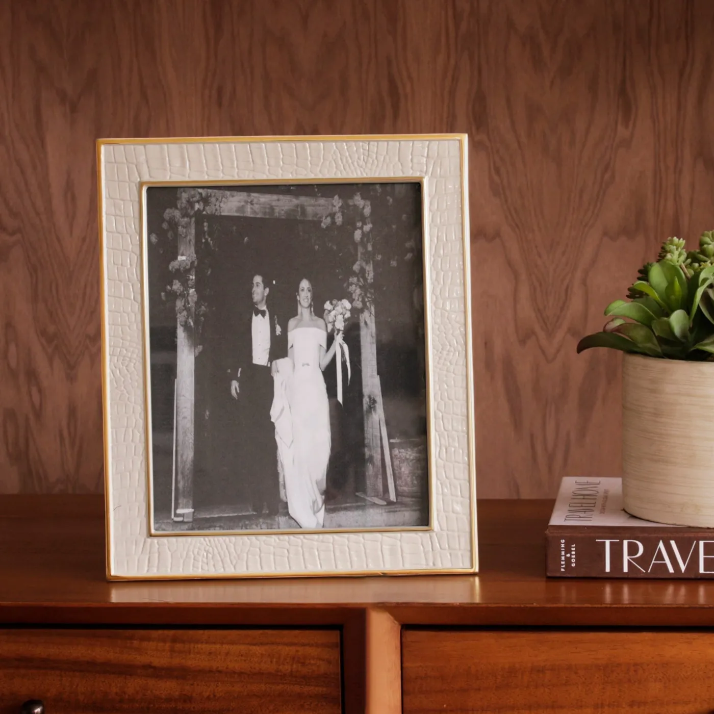 FRAME Encanto Croc 8 x 10 Cream View All Frames|Frames