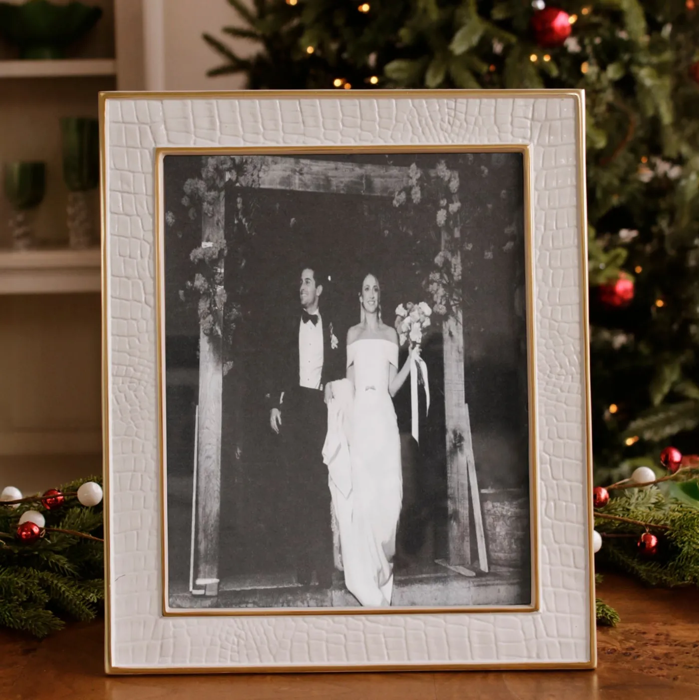 FRAME Encanto Croc 8 x 10 Cream View All Frames|Frames