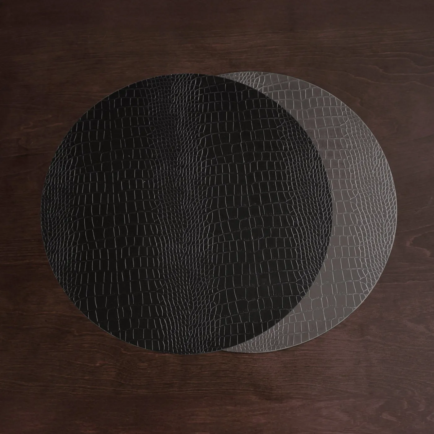 Discount VIDA Croc Reversible 16" Round Placemats Set of 4 (Black and Grey) View All Vida|Placemats