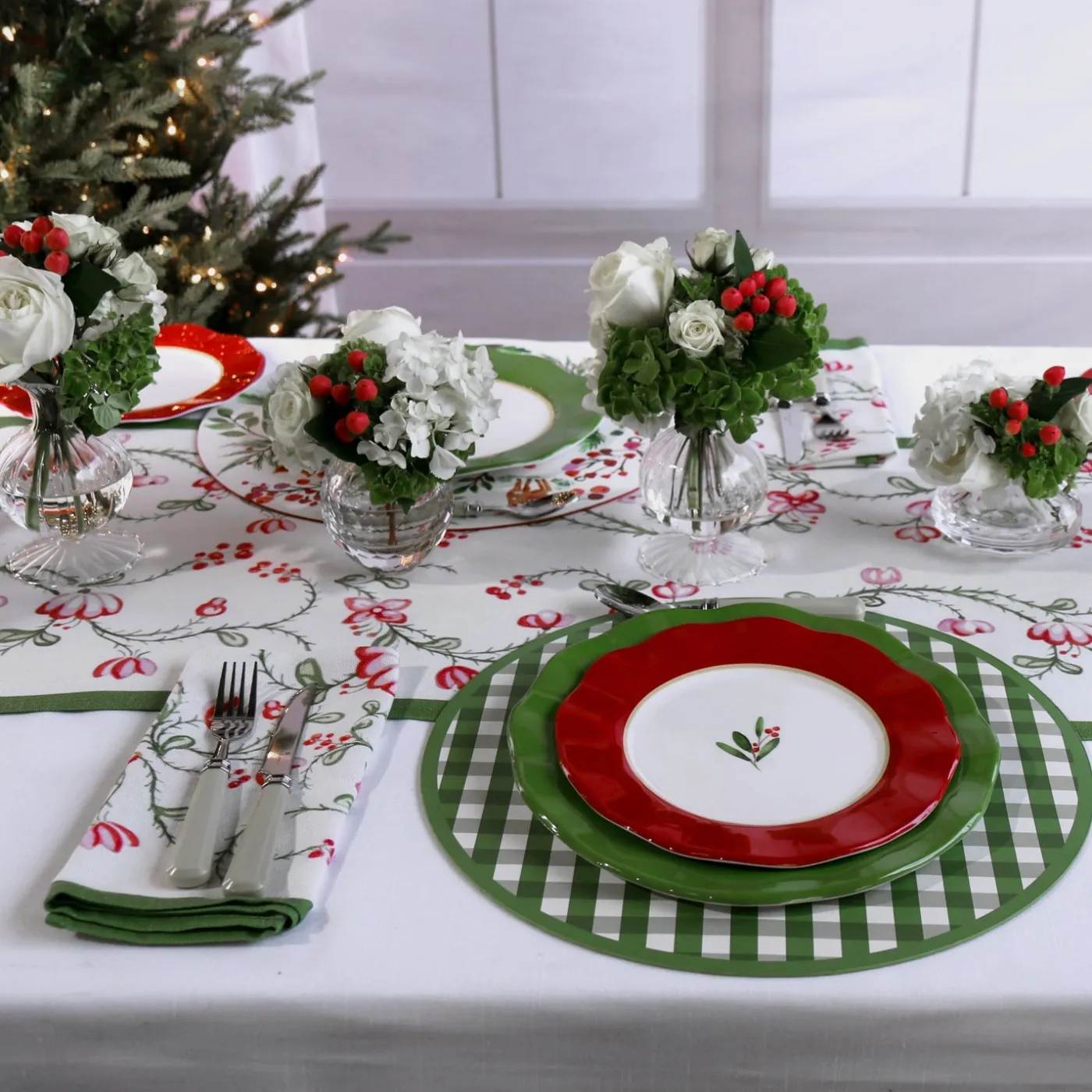 VIDA Norelle Reversible 15.5" Round Placemats Set of 4 (Green Gingham) View All Vida|Placemats