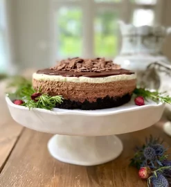 New VIDA Nube Round Pedestal Cake Plate (White) View All Vida|VIDA Nube